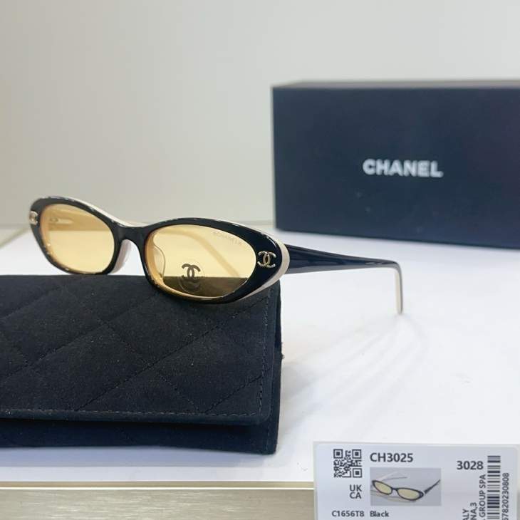 Picture of Chanel Sunglasses _SKUfw76771050fw